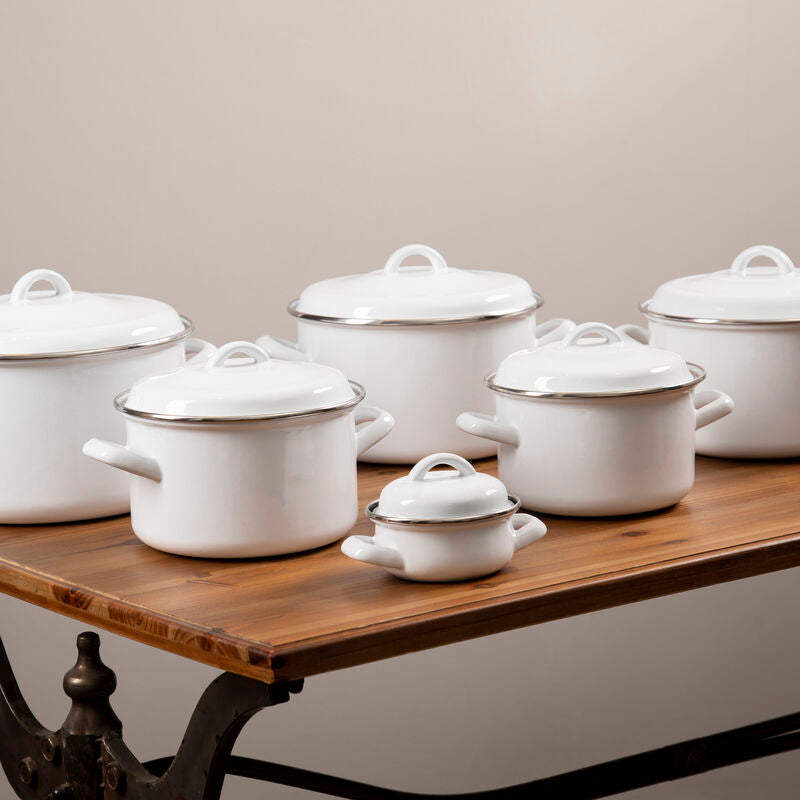 Porter White Enamel 22cm Casserole Dish