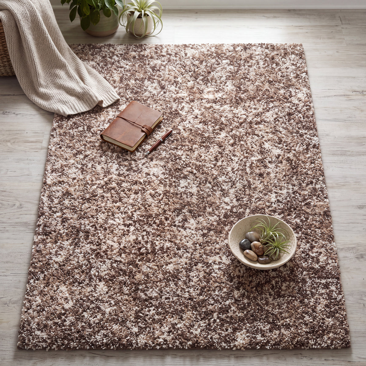 Enjoy Beige Mottled Shaggy Rug, Taupe and Beige Blend, Thick Deep Pile Rug for Living Room and Bedroom, Non-Shedding