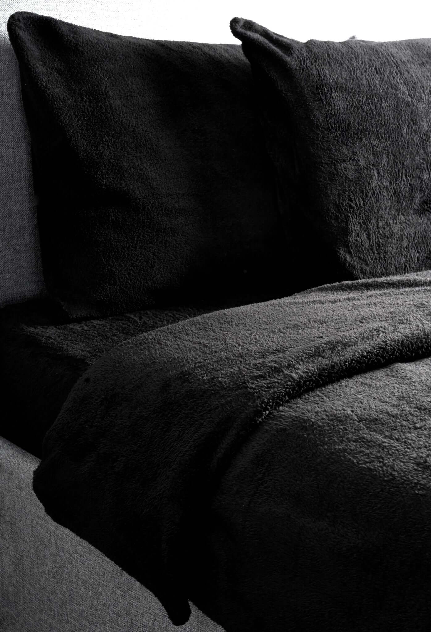 Black Teddy Fleece Duvet & Two Pillow Covers Set Super Soft - Hibernate Cosy Collection - Bargainia.com - 
