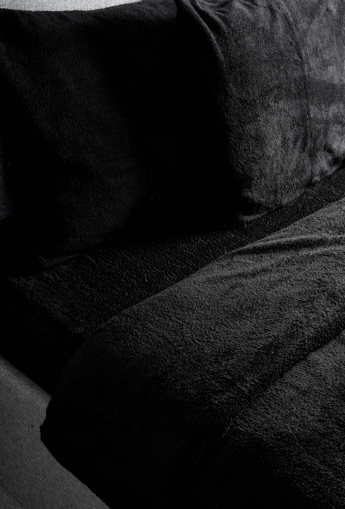 Black Teddy Fleece Duvet & Two Pillow Covers Set Super Soft - Hibernate Cosy Collection - Bargainia.com - 