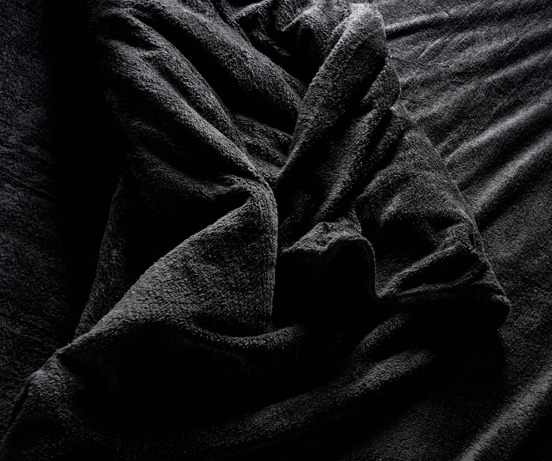Black Teddy Fleece Duvet & Two Pillow Covers Set Super Soft - Hibernate Cosy Collection - Bargainia.com - 