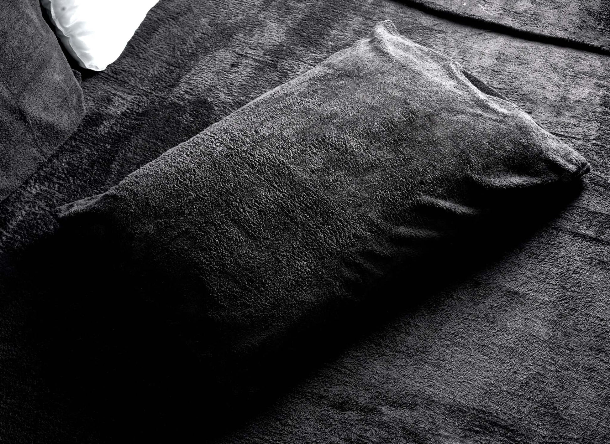 Black Teddy Fleece Duvet & Two Pillow Covers Set Super Soft - Hibernate Cosy Collection Clearance