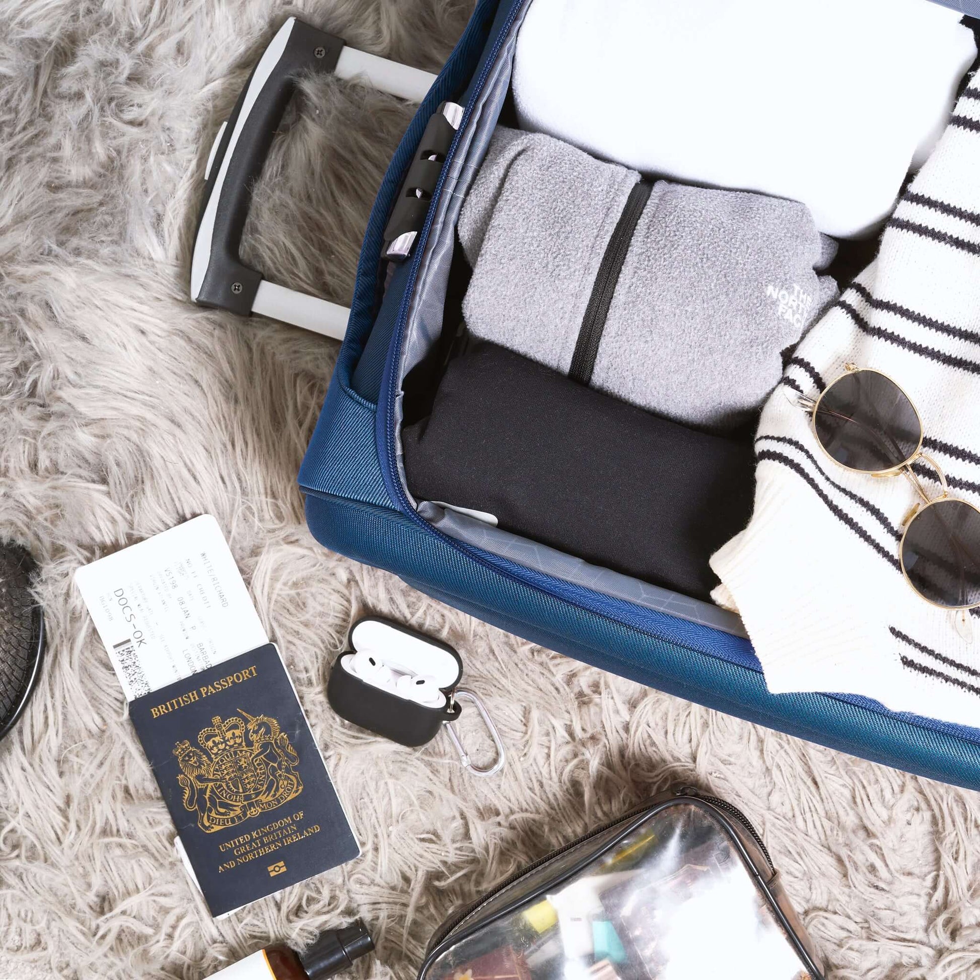 Cabin Bag Luggage Suitcase Set On Wheels - Set of 2 Clearance