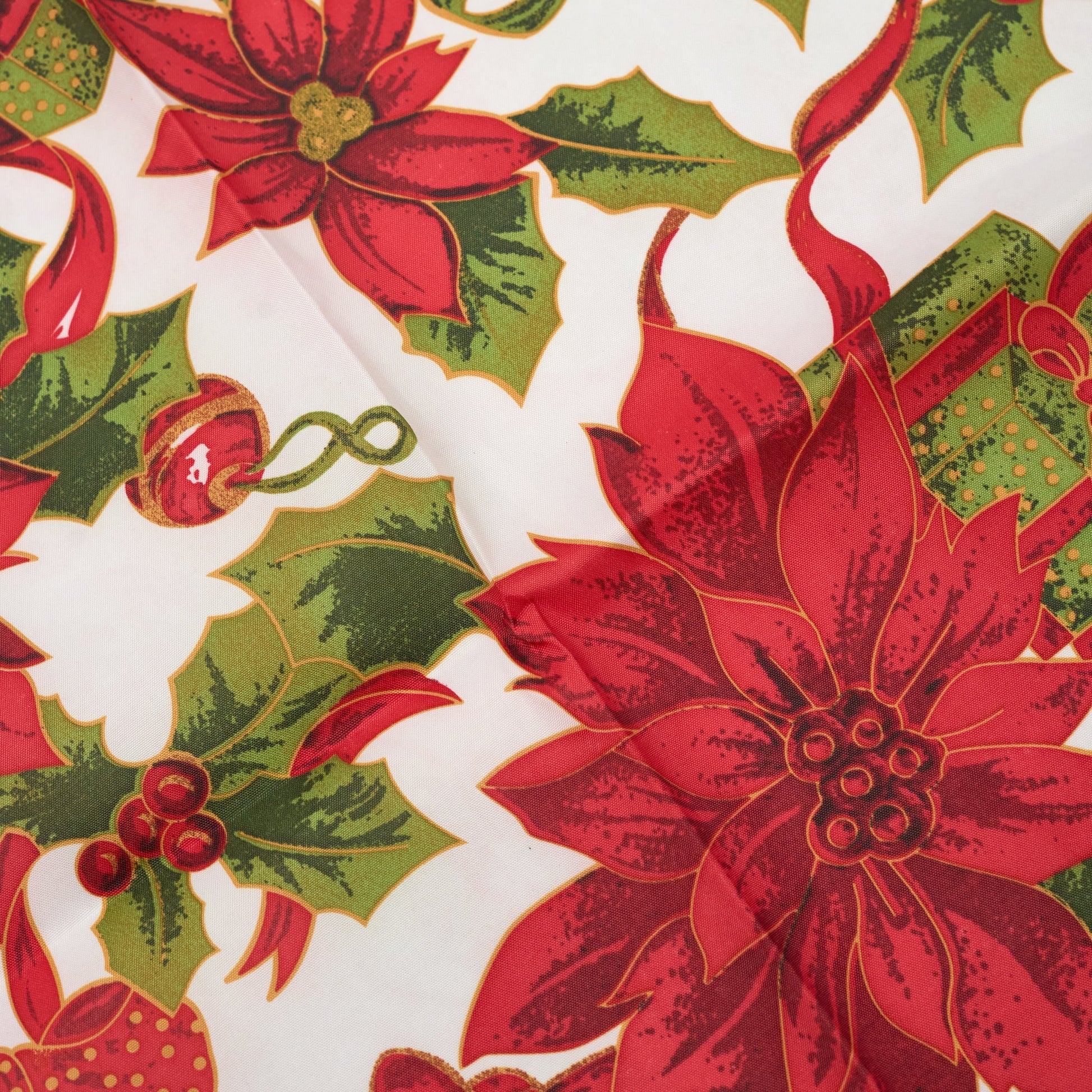 Christmas Table Cloth - Christmas Present - Bargainia.com - 5056150211891 - 92283 - 6060 - C