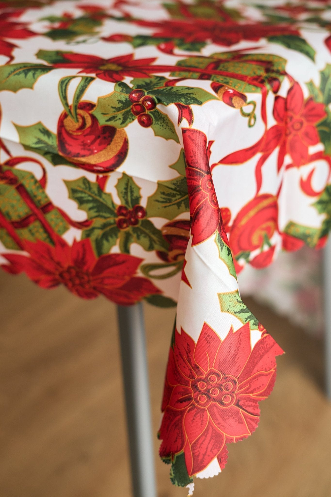 Christmas Table Cloth - Christmas Present & Poinsettias - Bargainia.com - 