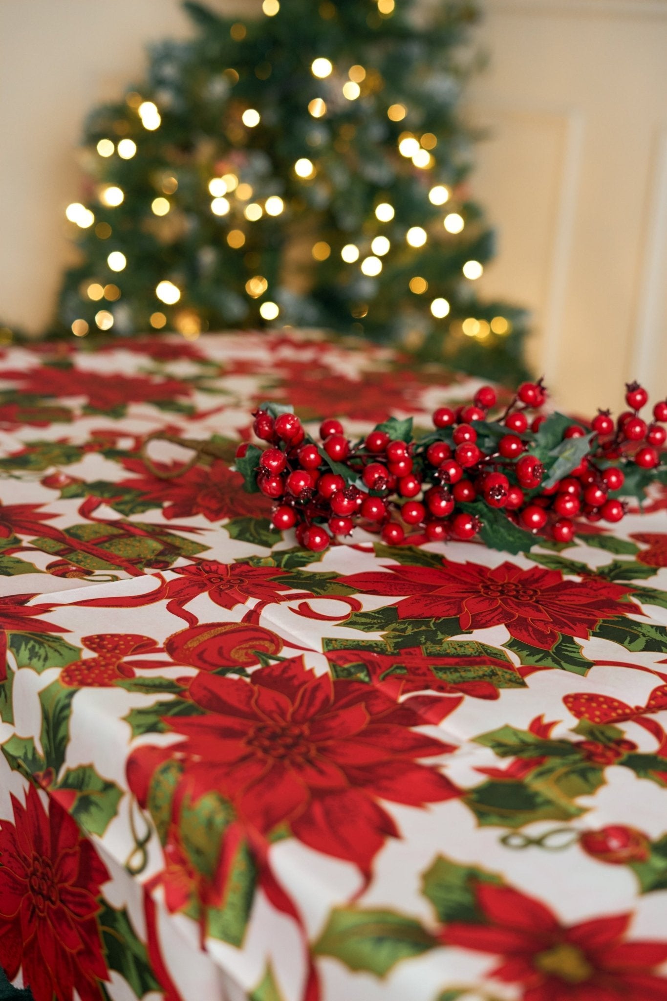 Christmas Table Cloth - Christmas Present & Poinsettias - Bargainia.com - 5056150211891 - 92283 - 6060 - C