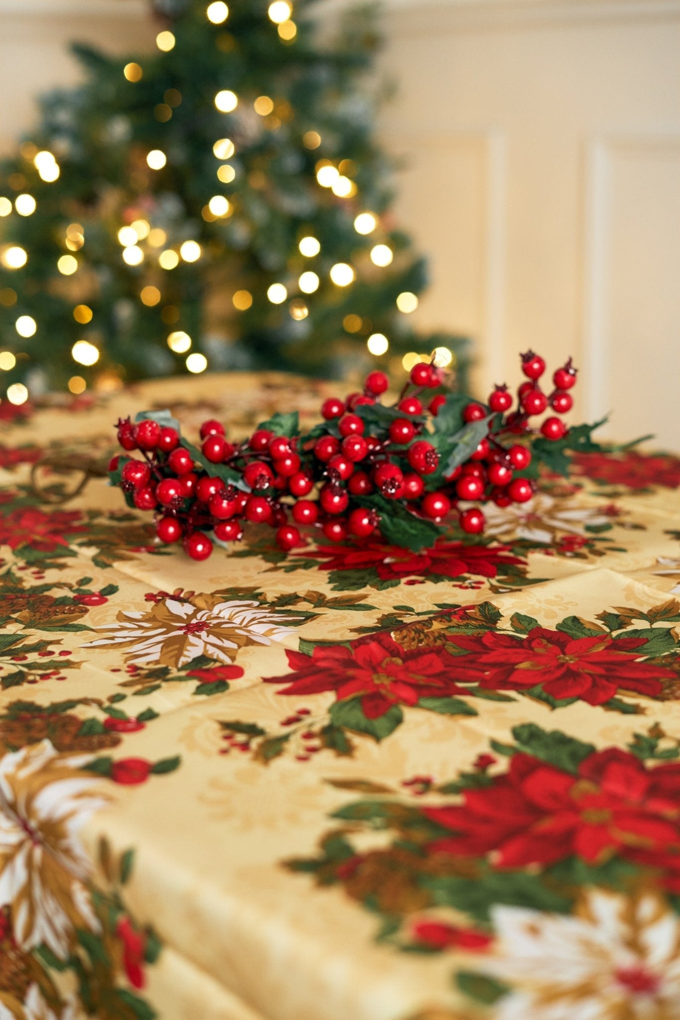 Christmas Table Cloth - Cream & Red Poinsettias - 152 × 224cm - Bargainia.com - 5056150211914 - 92285 - 6088 - K