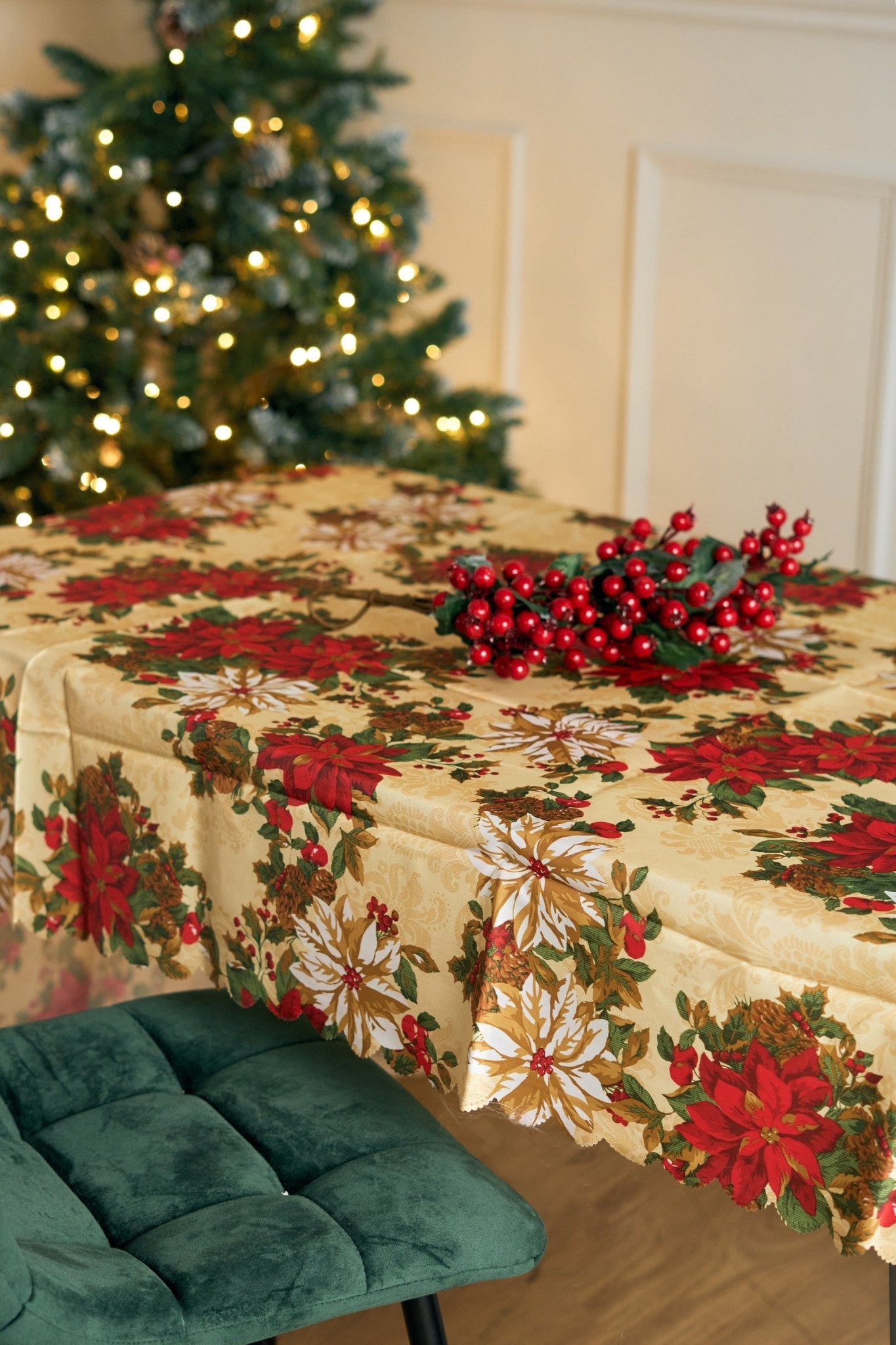 Christmas Table Cloth - Cream & Red Poinsettias - 152 × 224cm - Bargainia.com - 
