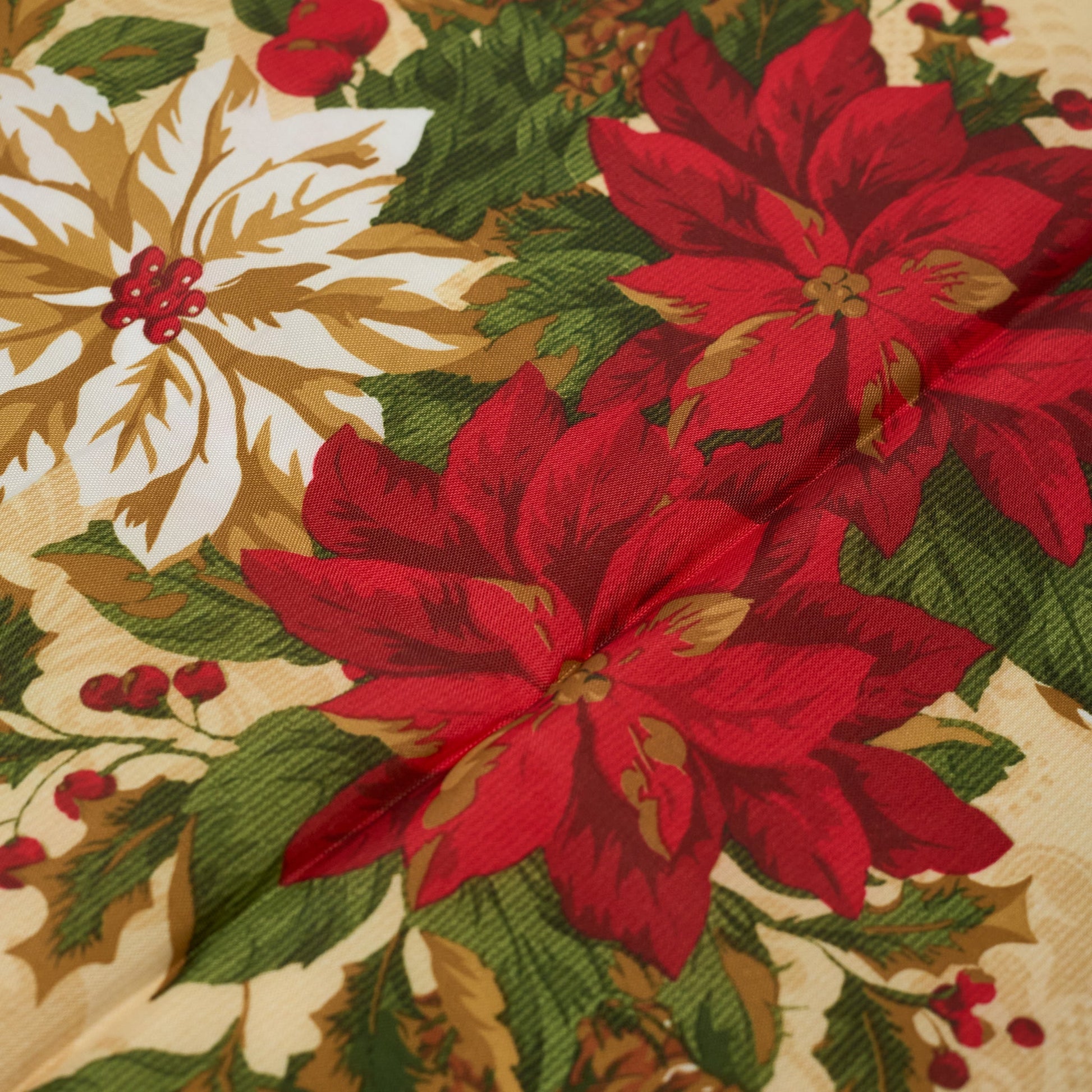 Christmas Table Cloth - Cream & Red Poinsettias - 152 × 224cm - Bargainia.com - 5056150211914 - 92285 - 6088 - K