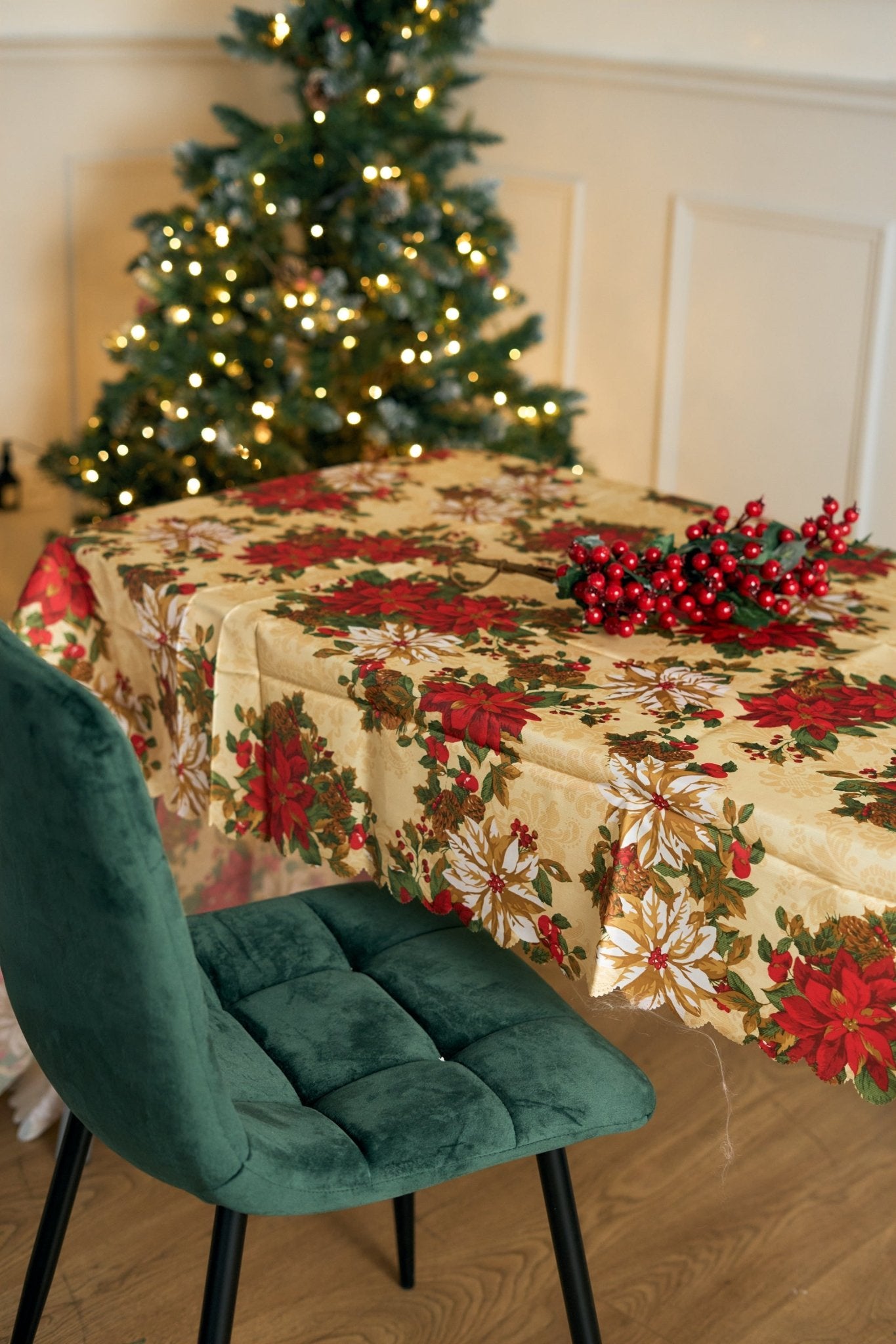 Christmas Table Cloth - Cream & Red Poinsettias - 152 × 224cm - Bargainia.com - 5056150211914 - 92285 - 6088 - K