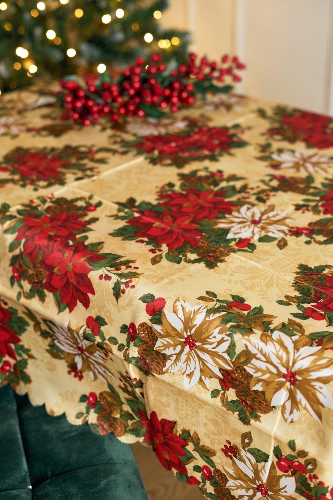Christmas Table Cloth - Cream & Red Poinsettias - 152 × 224cm - Bargainia.com - 
