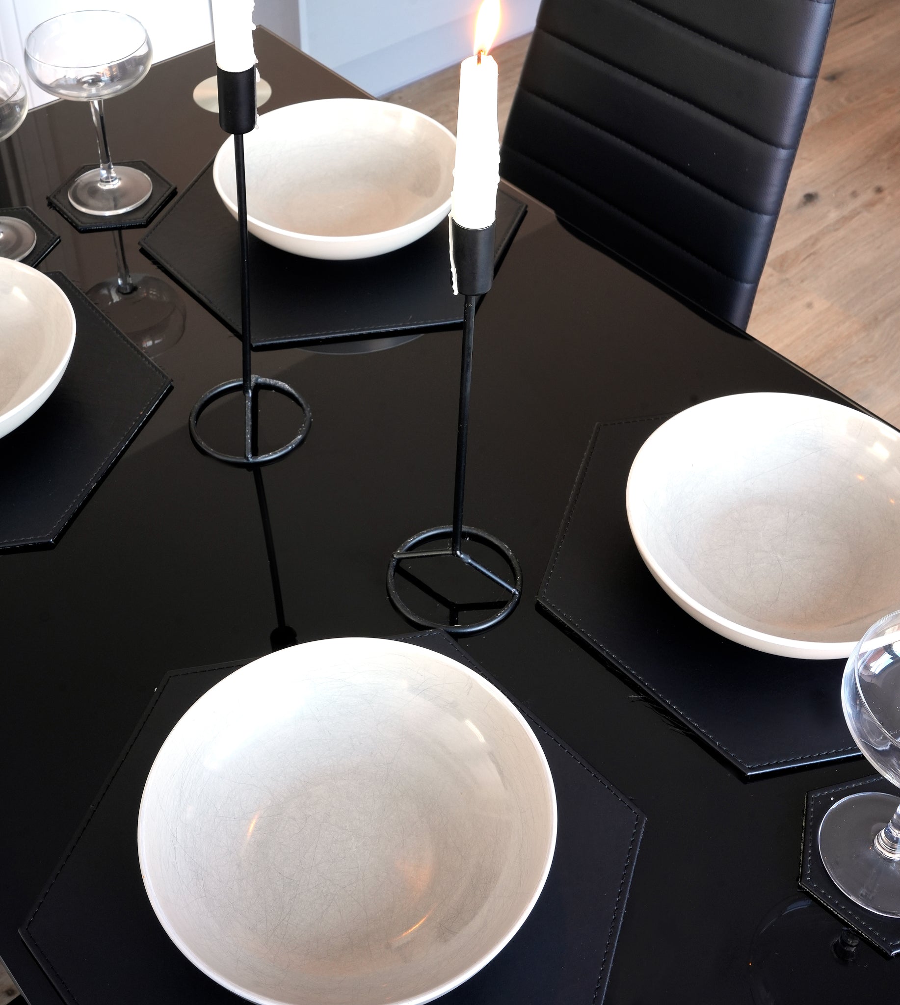 Dining Table and Black Faux Leather Chairs Set of 4 - Moderno - Bargainia.com - 5056536130136 - MLM-181424