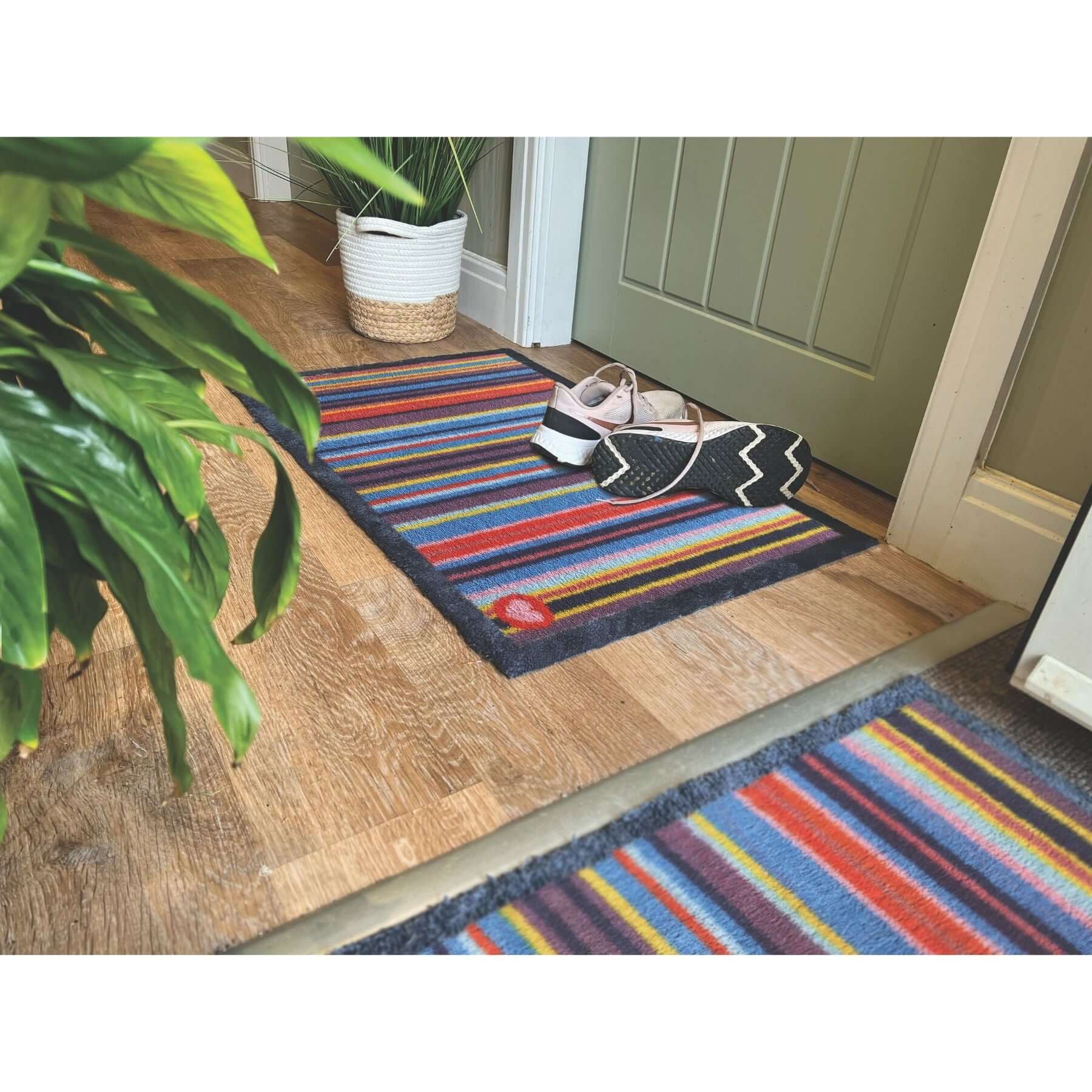 Eco - Friendly Washable Striped Mat - Bargainia.com - 5026134800755 - HGDESI_DESG13_065X085
