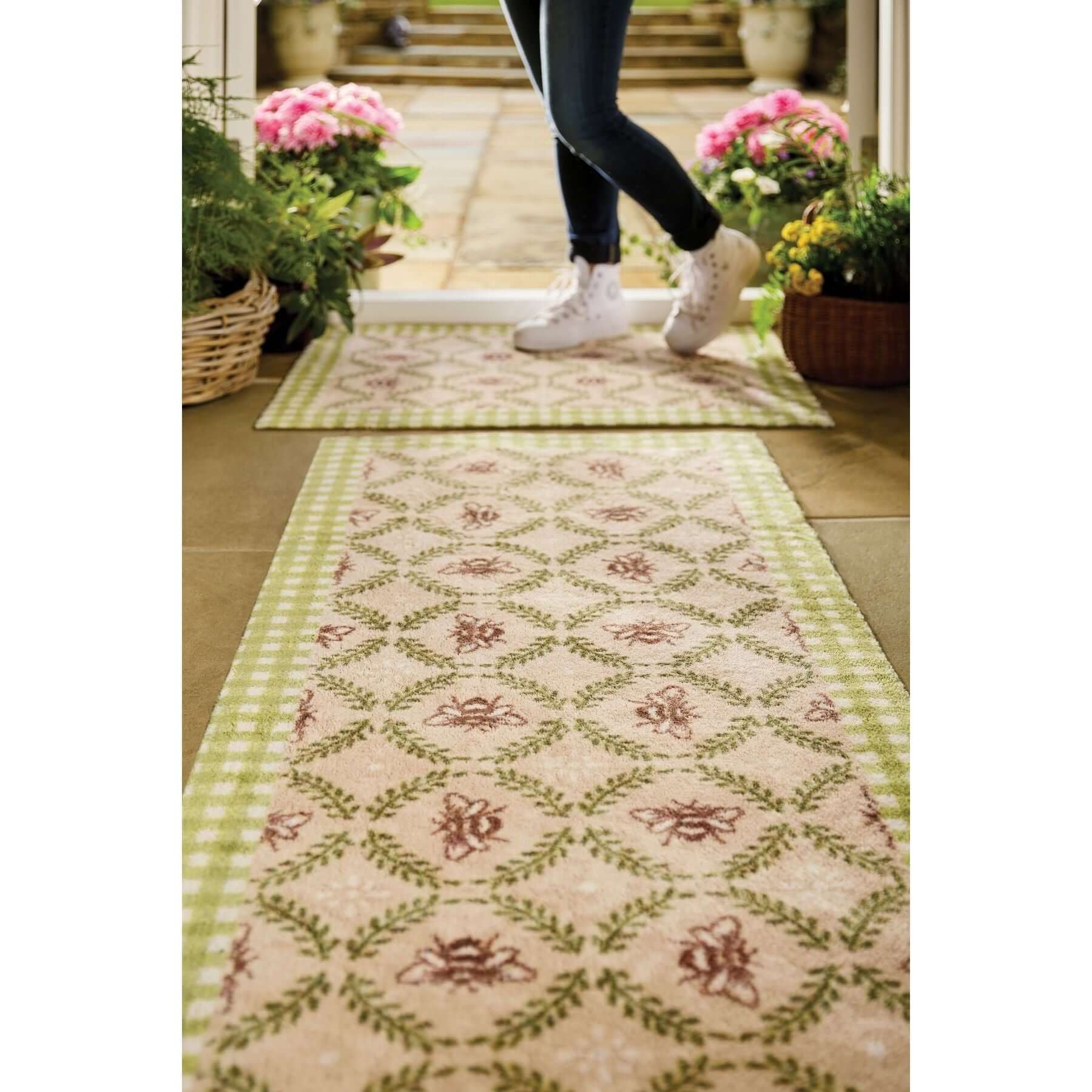 Eco Washable Floral Mats – Geometric - Bargainia.com - 5026134623415 - HGDESI_BEEHIV_065X085