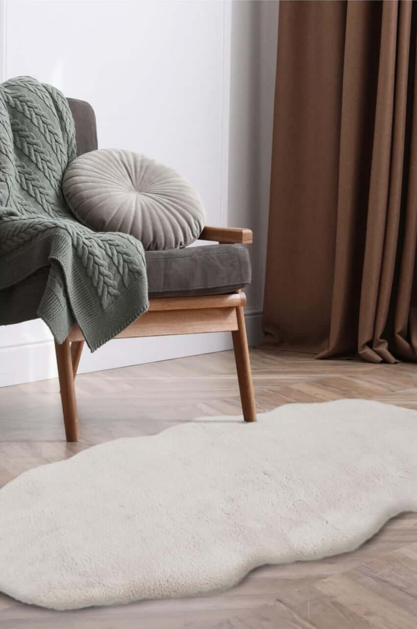 Luxury White Faux Fur Rug - Bargainia.com - 5053095239621 - POST-DOT060070/140