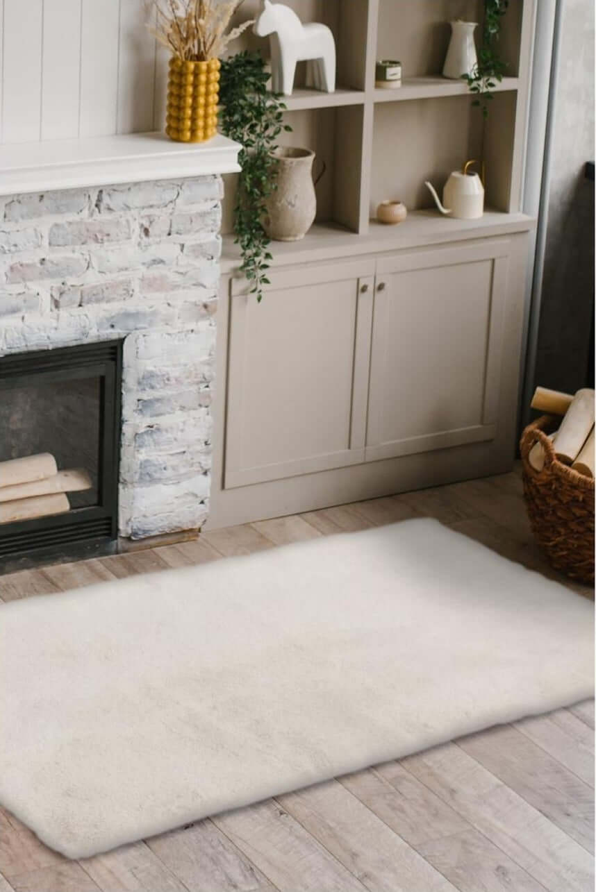 Luxury White Faux Fur Rug - Bargainia.com - 5053095239645 - POST-DOT060070/120