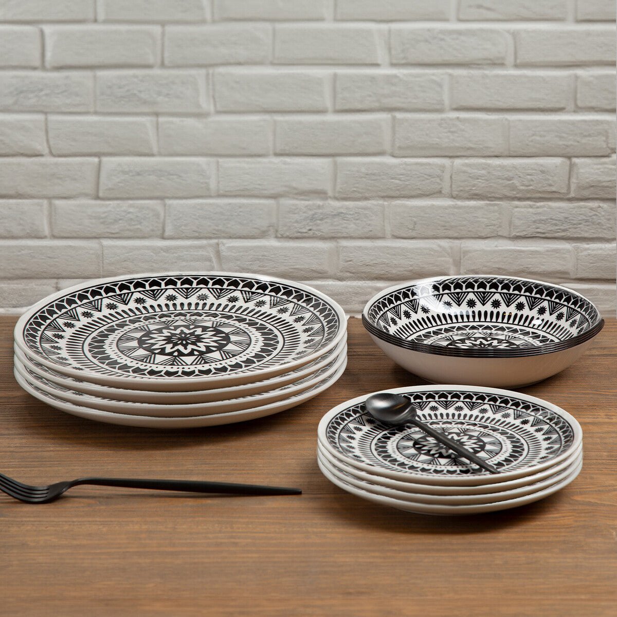 Maya 12 Piece Black And White Dinner Set - Bargainia.com - 5018705404868