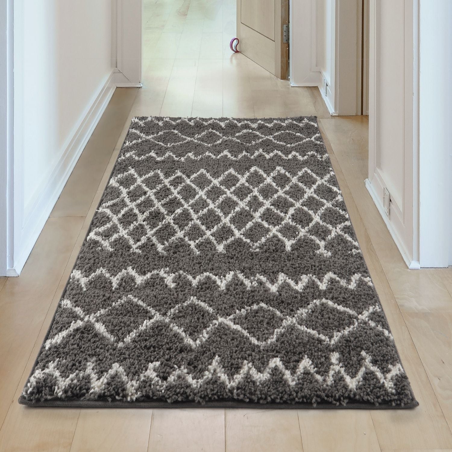 Moroccan Dark Grey Shaggy Rug | 940 - Bargainia.com - 