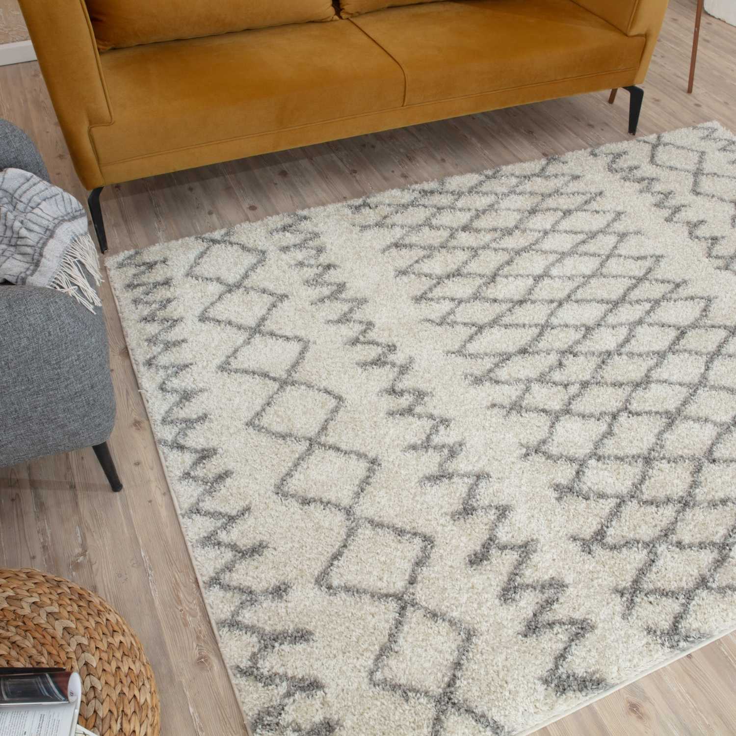 Moroccan Ivory Grey Shaggy Rug | 900 - Bargainia.com - 
