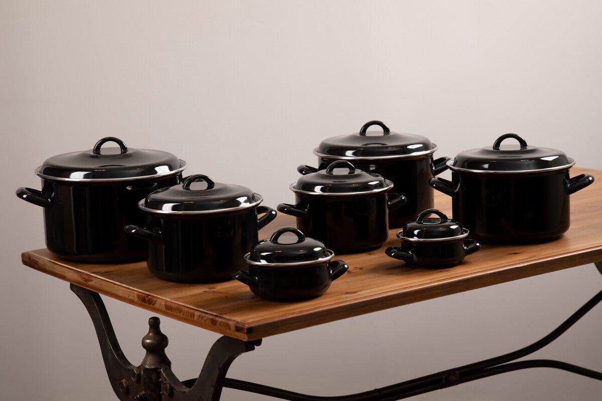 Porter Black Enamel 22cm Casserole Dish - Bargainia.com - 5018705452425