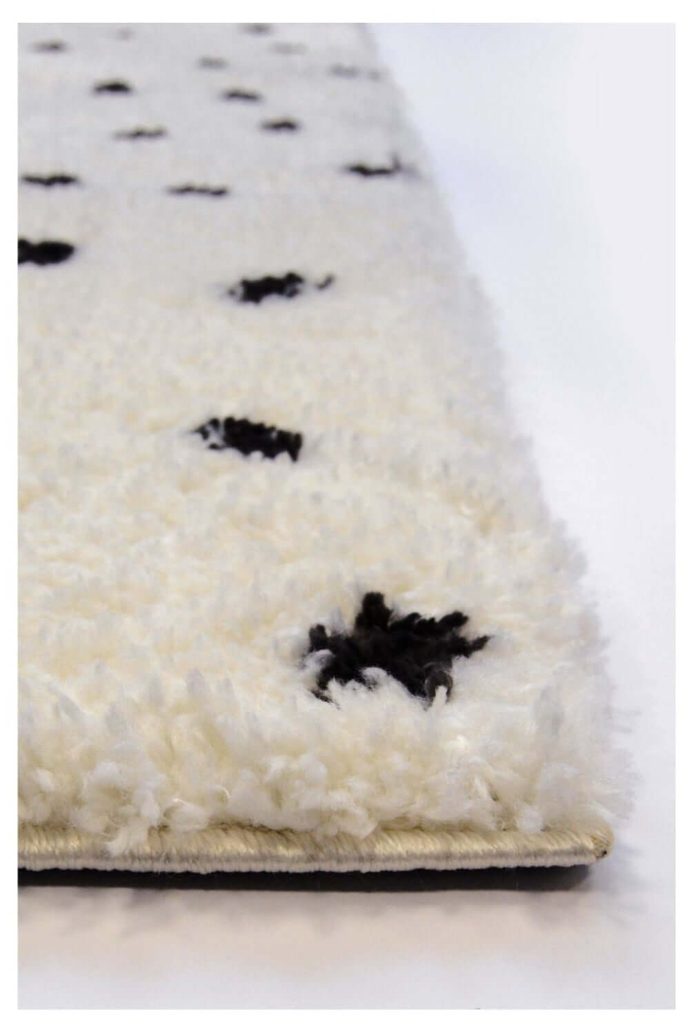 Snug Spotty Shaggy Rug | R467A - Bargainia.com - 5053095241358 - R467A-SG331080/150
