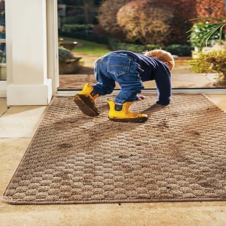 Textured Washable Mat and Runner Dots Design - Bargainia.com - 5026134624160 - MMSCWA_HNCMMI_067X230