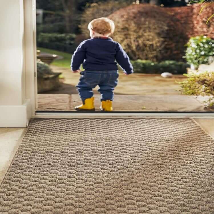 Textured Washable Mat and Runner Dots Design - Bargainia.com - 5026134624160 - MMSCWA_HNCMMI_067X230