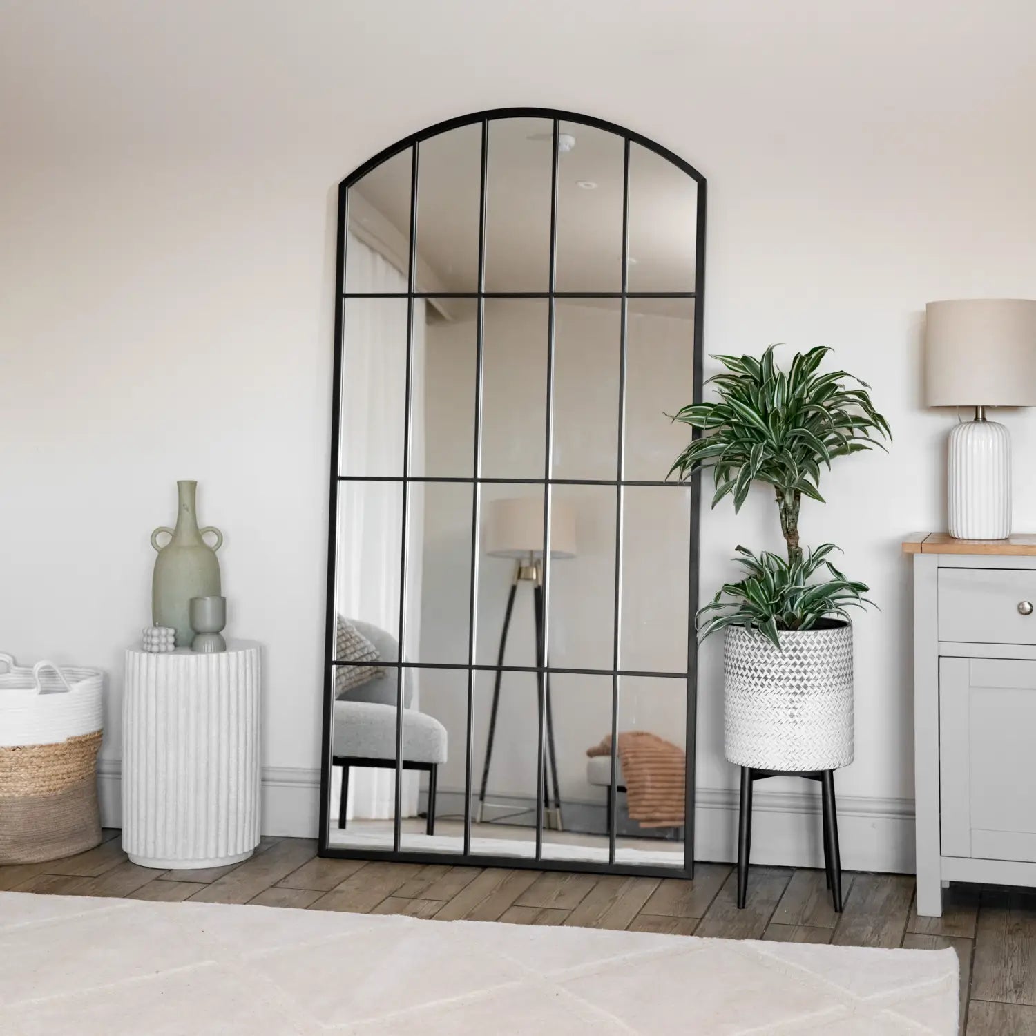 Tomi - Full Length Black Metal Arched Lattice Window Mirror - 180cm x 90cm - Bargainia.com - 5065017296926 - TOM18090BLK