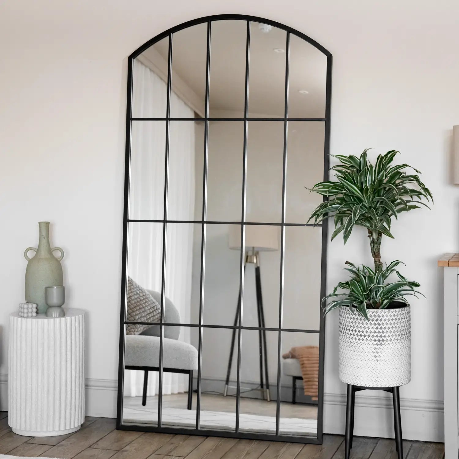 Tomi - Full Length Black Metal Arched Lattice Window Mirror - 180cm x 90cm - Bargainia.com - 5065017296926 - TOM18090BLK