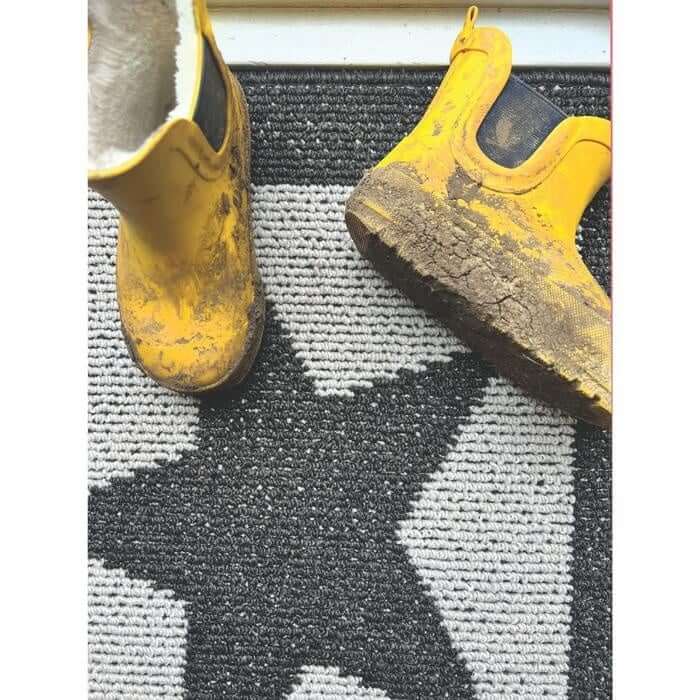 Washable Mat and Runner Star Design - Bargainia.com - 5026134546387 - MUSTAR_CHARCL_067X200