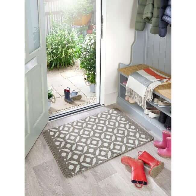 Washable Mat and Runners Geometric Design - Bargainia.com - 5026134611245 - MUCRES_SILVER_050X080