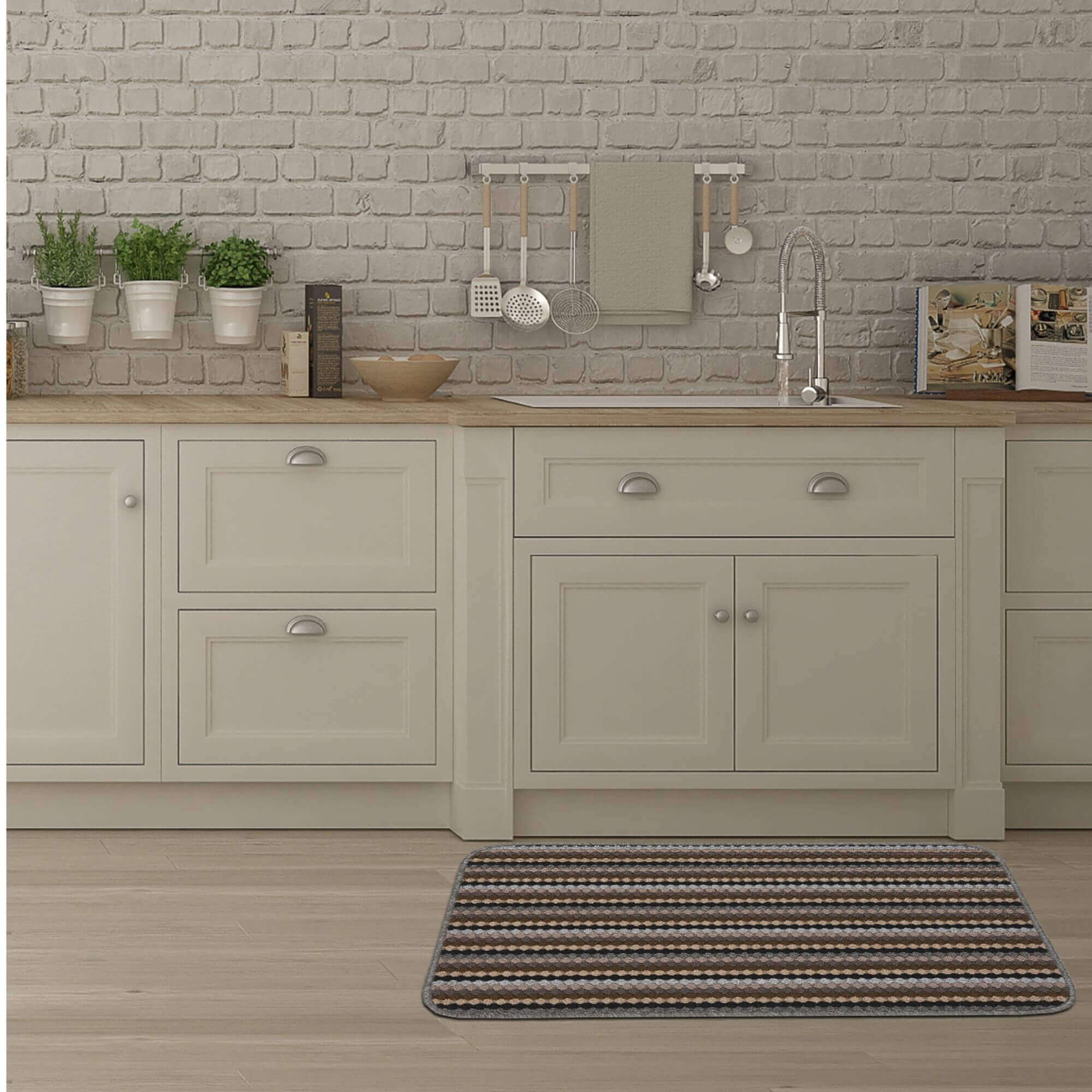 Washable Multicolour Stripe Mats| 111 - Bargainia.com - 5060676060598 - HEL003003